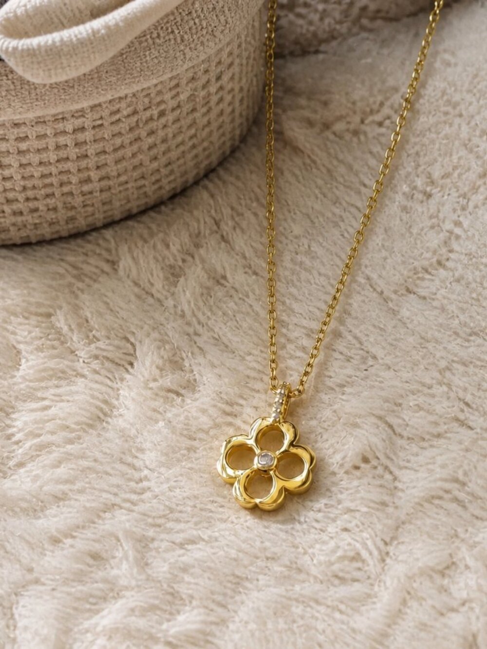 Kate Spade Spade Florl Gold Mini Pendant Necklace Flower Charm Jewelry